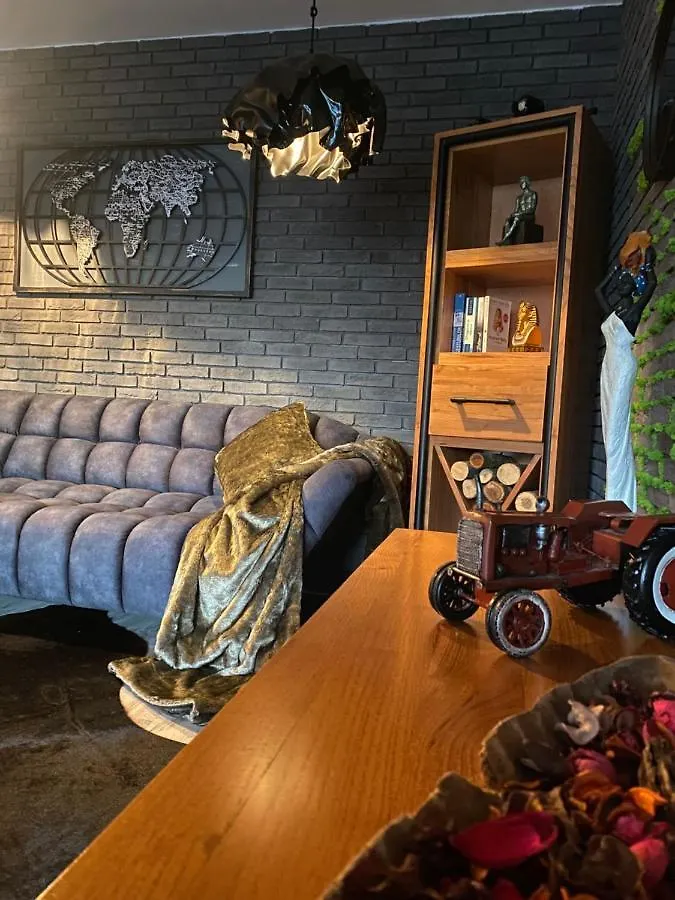 Iconic Loft Bucharest - Private Parking, Netflix Apartment Romania