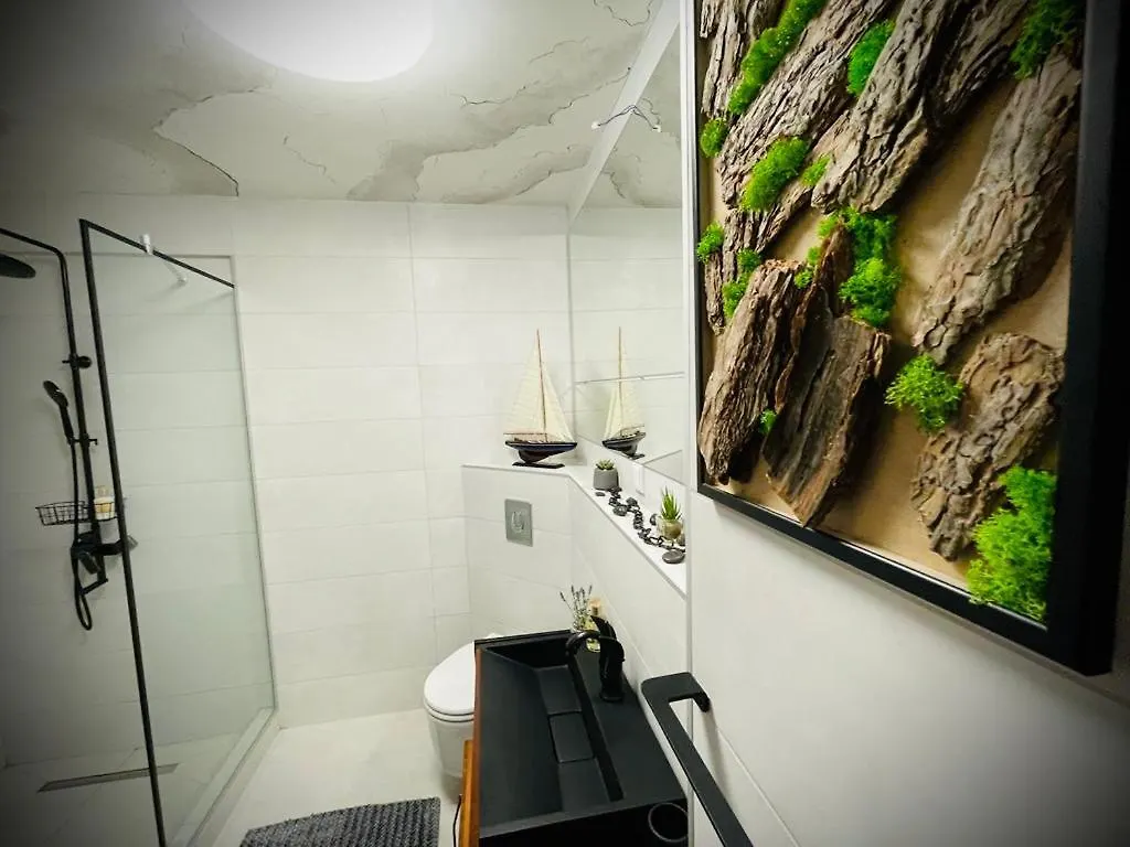 Iconic Loft Bucharest - Private Parking, Netflix Apartment