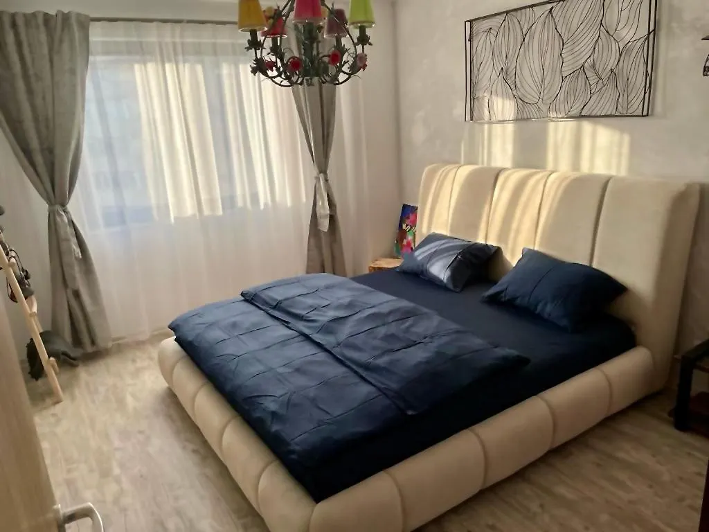 Iconic Loft Bucharest - Private Parking, Netflix Apartment