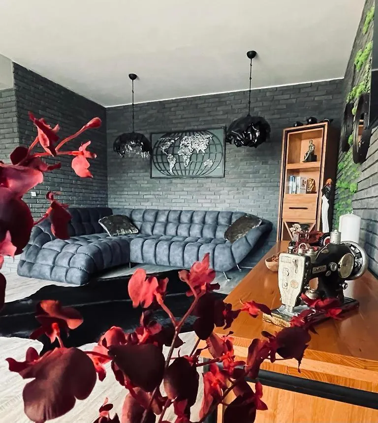 Iconic Loft Bucharest - Private Parking, Netflix Apartment