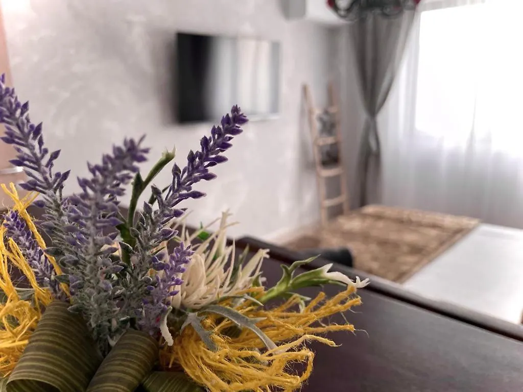 Iconic Loft Bucharest - Private Parking, Netflix Apartment 0*,  Romania