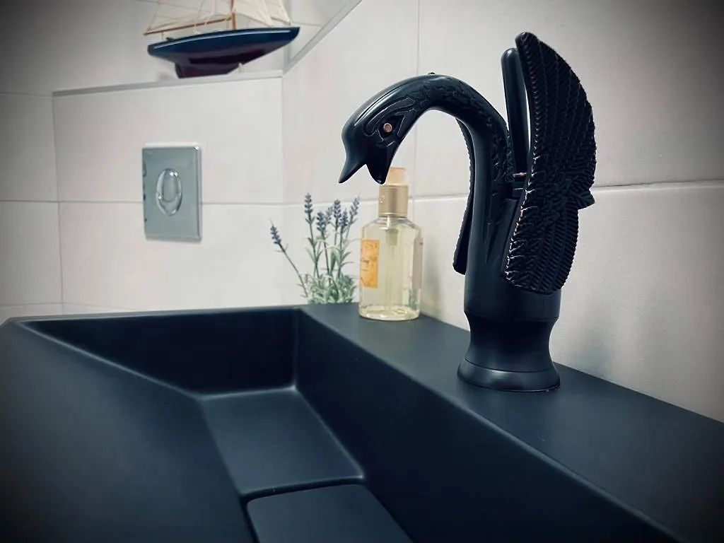 Iconic Loft Bucharest - Private Parking, Netflix Apartment