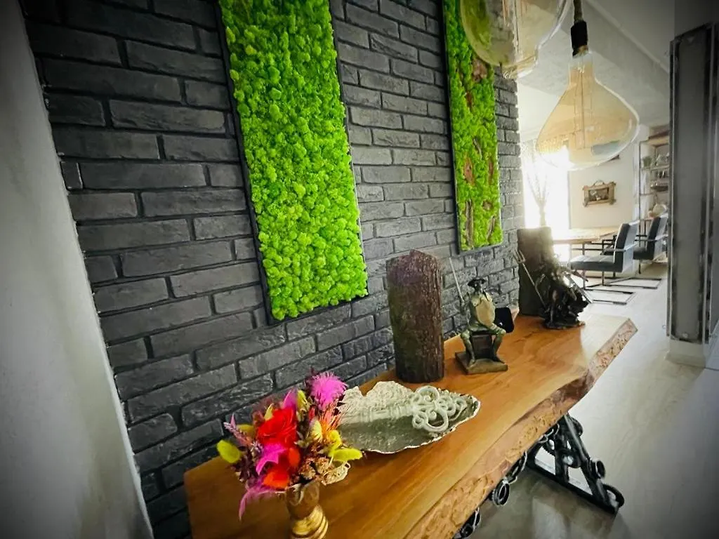 Iconic Loft Bucharest - Private Parking, Netflix Apartment 0*,