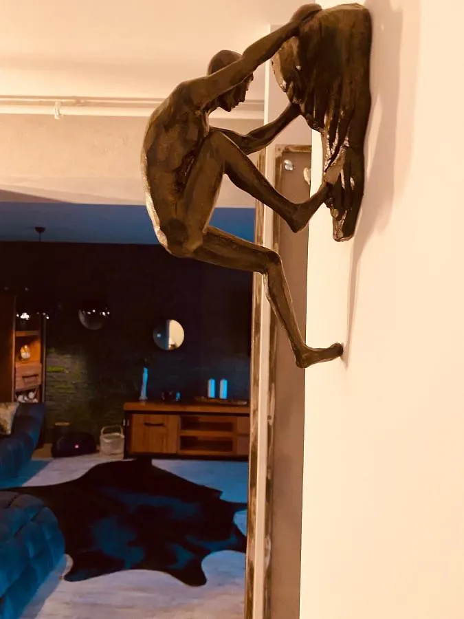 Iconic Loft Bucharest - Private Parking, Netflix Apartment