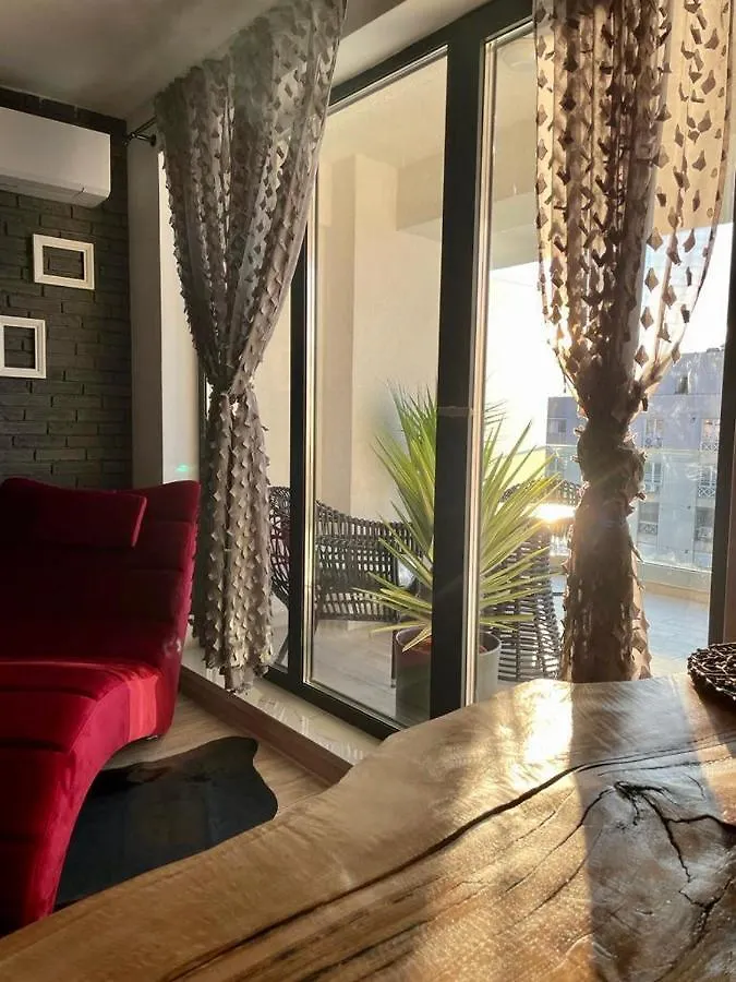Iconic Loft Bucharest - Private Parking, Netflix Apartment